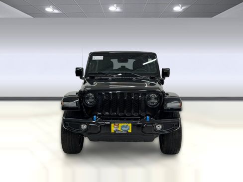 Used 2023 Jeep Wrangler Unlimited Sahara AWD/4WD image 5