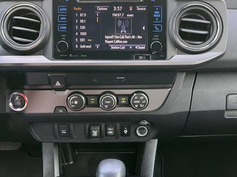 Used 2019 Toyota Tacoma TRD Sport RWD image 25