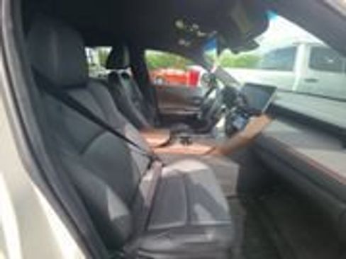 Used 2024 Toyota Venza XLE AWD/4WD image 13