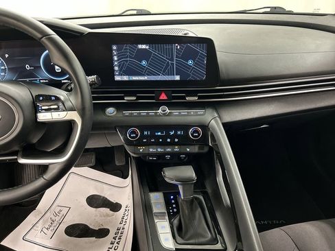 Used 2023 Hyundai Elantra SEL w/ Convenience Package FWD image 19