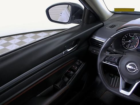 Used 2023 Nissan Altima 2.5 SR image 19