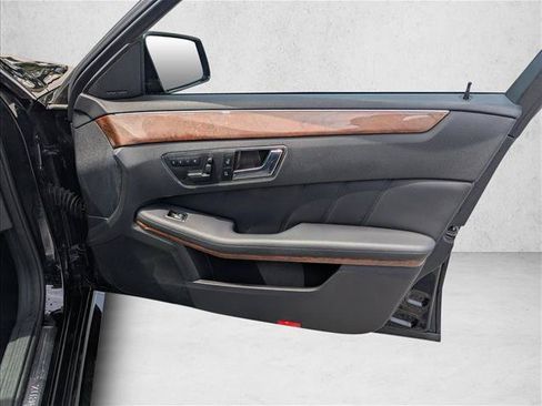Used 2011 Mercedes-Benz E 350 BlueTEC Sedan image 27