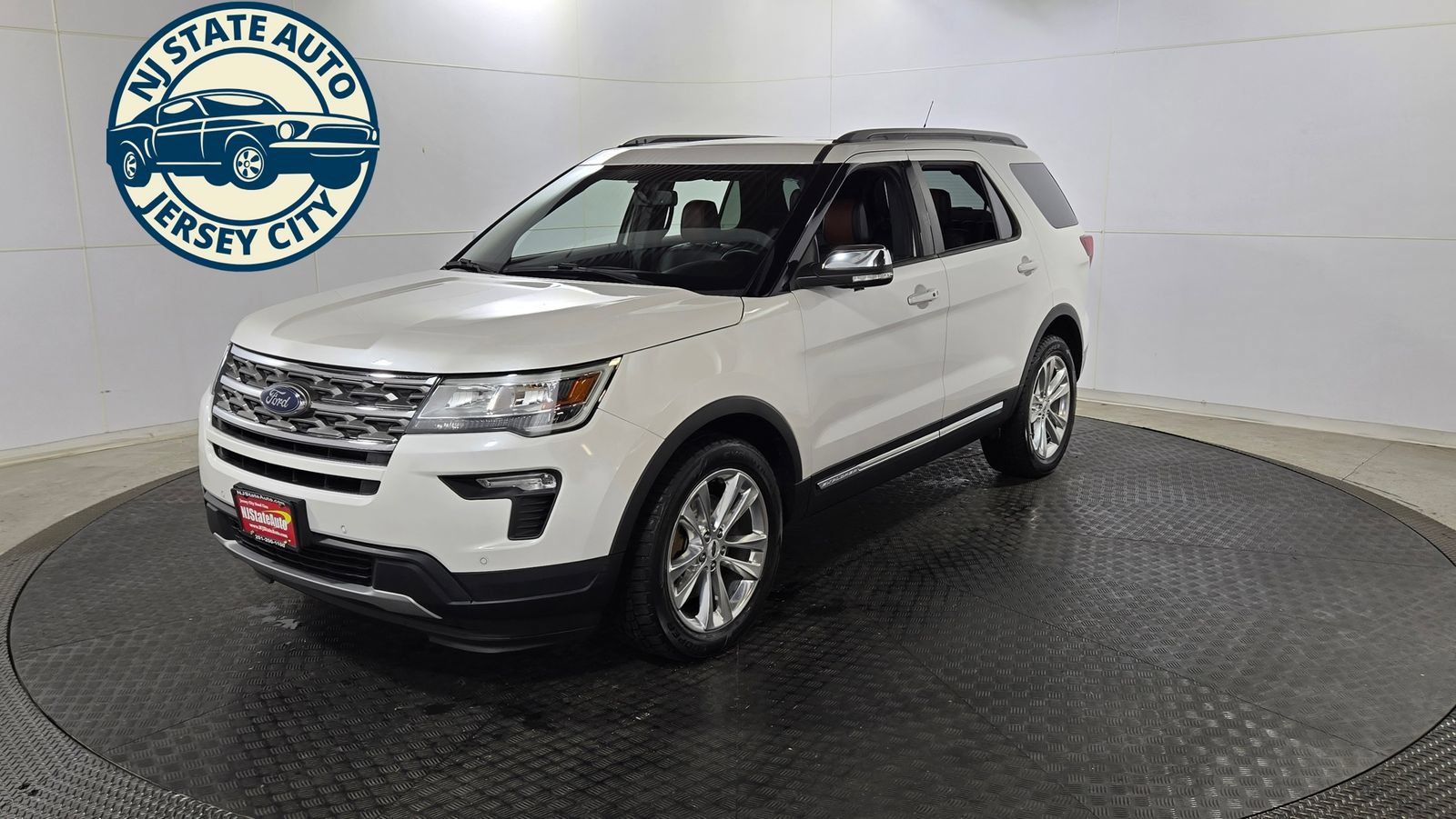 Used 2019 Ford Explorer XLT w/ Equipment Group 202A AWD/4WD image 10