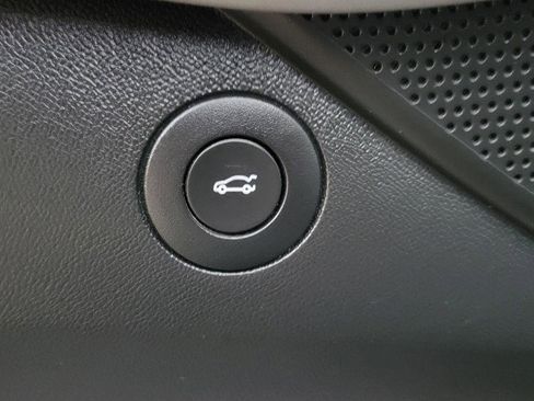 Used 2018 Chevrolet Camaro LT w/ RS Package image 8