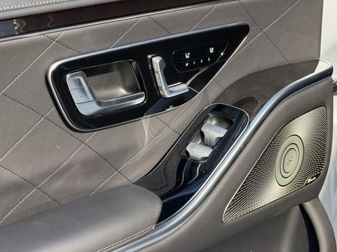 Used 2024 Mercedes-Benz S 580 4MATIC Sedan image 34