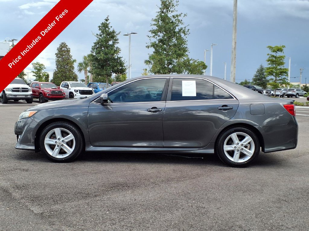 Used 2013 Toyota Camry SE w/ Leather Pkg FWD image 5