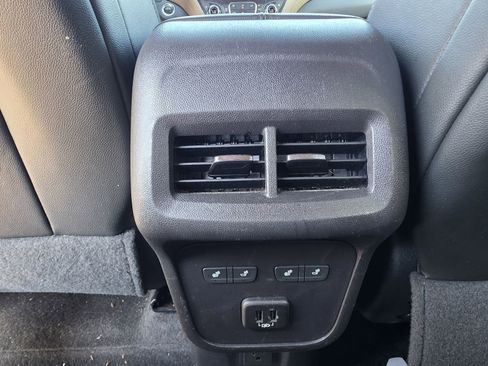 Used 2024 Chevrolet Equinox Premier AWD/4WD image 26