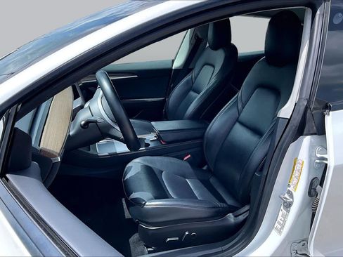 Used 2022 Tesla Model 3 Standard Range RWD image 7