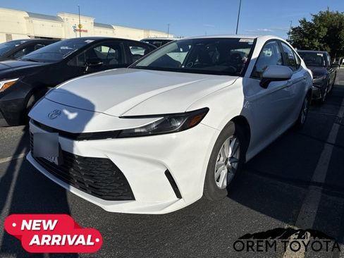 Used 2025 Toyota Camry LE FWD image 17