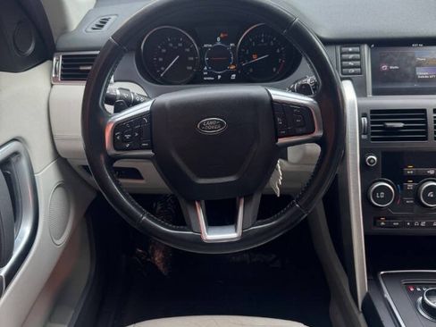 Used 2017 Land Rover Discovery Sport SE AWD/4WD image 10