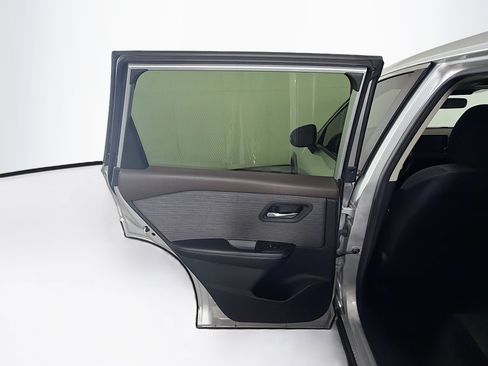 Used 2023 Nissan Rogue SV AWD/4WD image 25