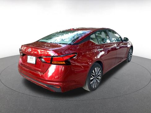 Used 2025 Nissan Altima 2.5 SV image 7