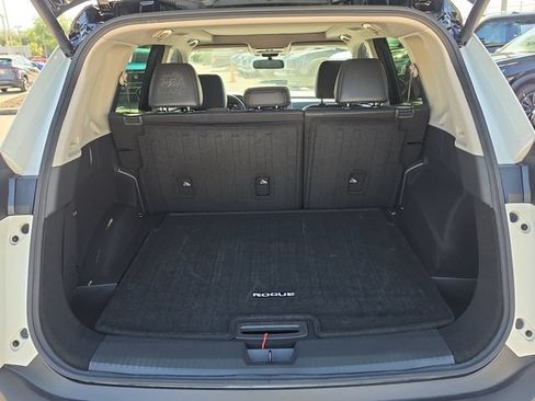 Certified 2023 Nissan Rogue SV w/ SV Premium B Package FWD image 10