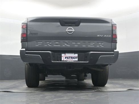 Used 2024 Nissan Frontier SV w/ SV Convenience Package image 40