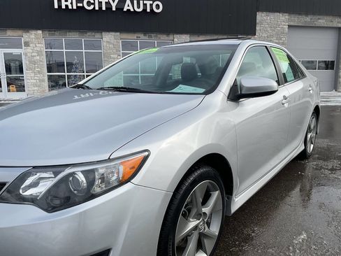 Used 2013 Toyota Camry SE w/ Leather Pkg image 2