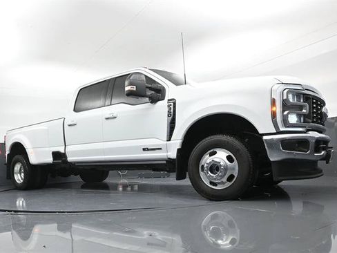 Used 2025 Ford F350 Lariat w/ Lariat Ultimate Package AWD/4WD image 34