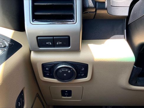 Used 2017 Ford F150 Lariat AWD/4WD image 34