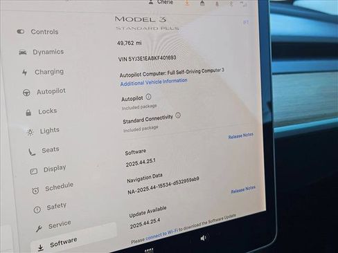 Used 2019 Tesla Model 3 Standard Range image 2