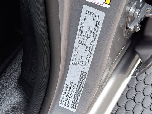 Certified 2022 RAM 1500 Big Horn image 28