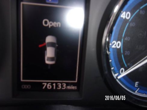 Used 2018 Toyota Corolla SE FWD image 23
