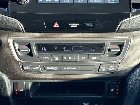 Certified 2022 Honda Passport TrailSport image 30