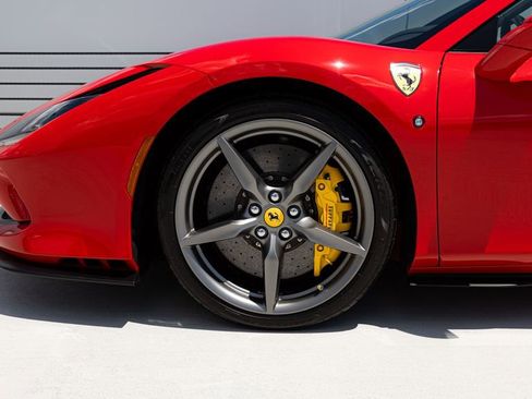 Used 2023 Ferrari F8 Tributo RWD image 15