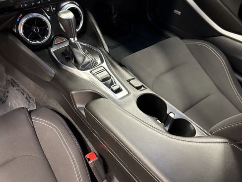 Used 2024 Chevrolet Camaro LT w/ Technology Package image 11