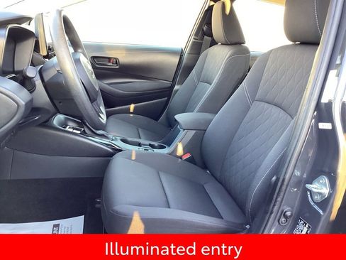 Used 2025 Toyota Corolla LE image 11