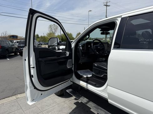Used 2024 Ford F450 Platinum w/ FX4 Off-Road Package AWD/4WD image 14