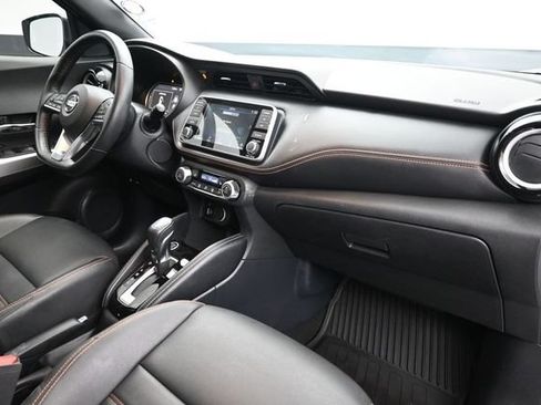 Used 2020 Nissan Kicks SR w/ SR Premium Package FWD image 10