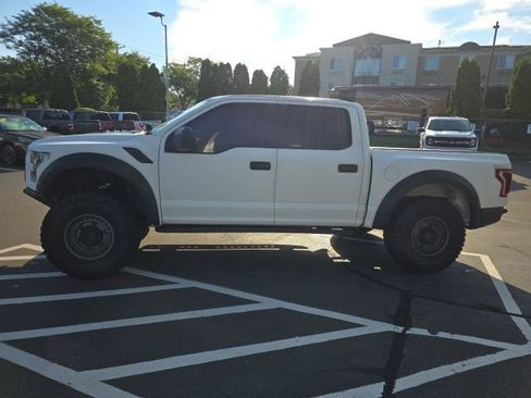 Used 2017 Ford F150 Raptor w/ Equipment Group 801A Mid AWD/4WD image 3