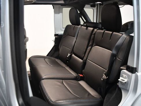 Used 2024 Jeep Wrangler High Altitude AWD/4WD image 36