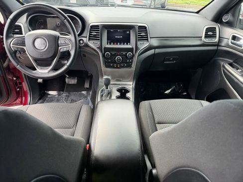 Used 2019 Jeep Grand Cherokee Laredo image 24