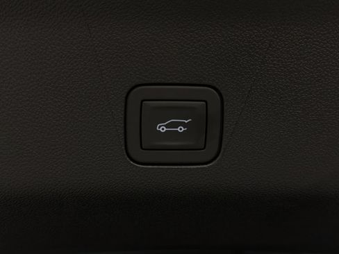 Used 2025 GMC Yukon XL Denali w/ Sun & Power Step Package AWD/4WD image 14