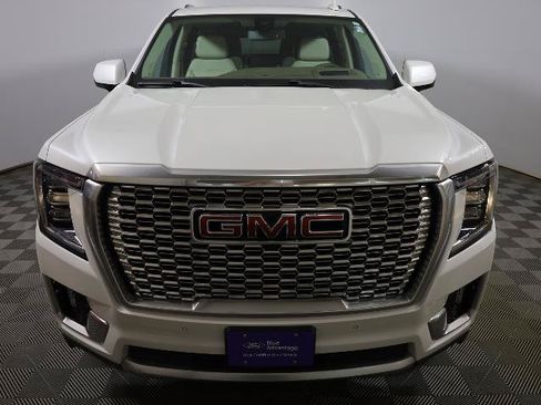 Used 2021 GMC Yukon XL Denali AWD/4WD image 3
