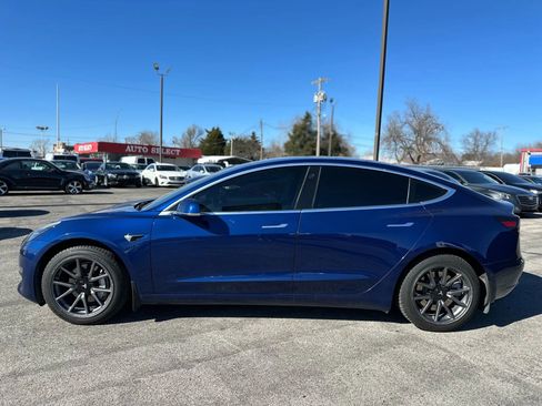 Used 2018 Tesla Model 3 Mid Range image 9