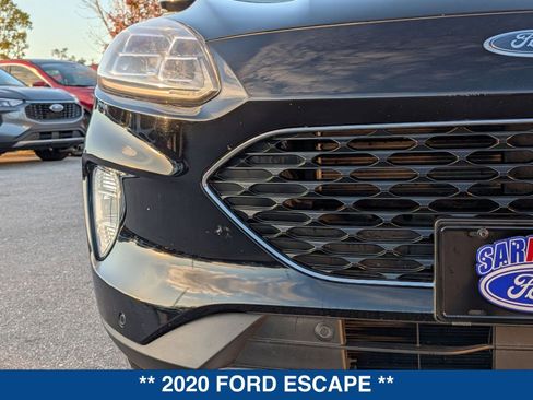 Certified 2020 Ford Escape Titanium image 9