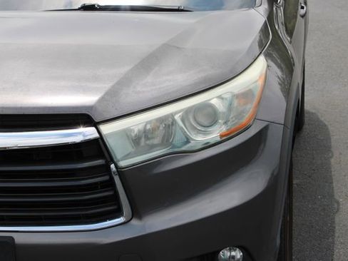 Used 2016 Toyota Highlander XLE FWD image 22