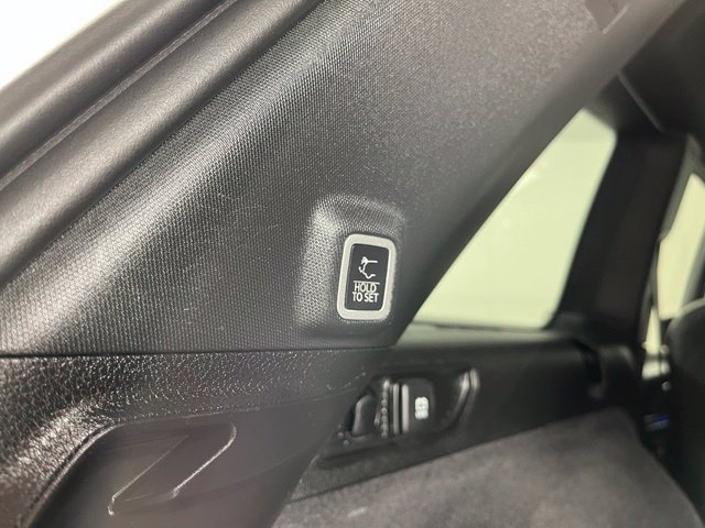 Used 2023 Jeep Grand Cherokee Overland AWD/4WD image 44