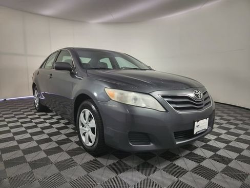 Used 2011 Toyota Camry LE FWD image 7
