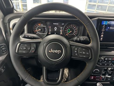 Used 2024 Jeep Wrangler Willys image 33