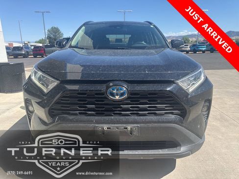 Used 2021 Toyota RAV4 XLE w/ Convenience Package AWD/4WD image 2