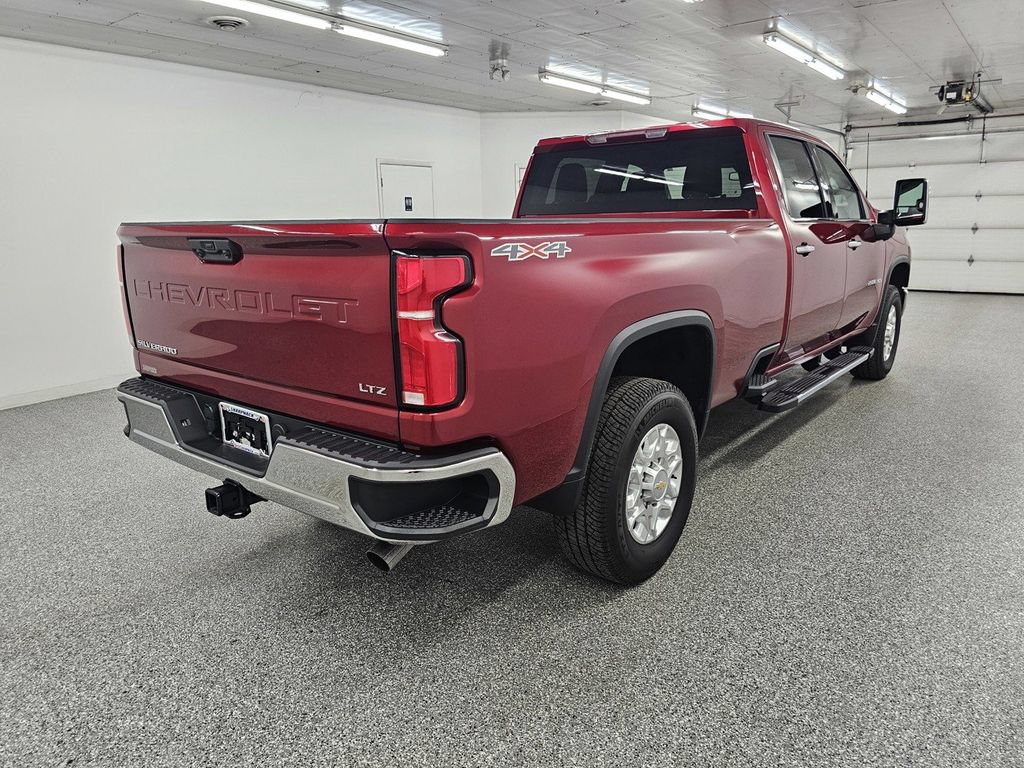 Used 2026 Chevrolet Silverado 2500 LTZ w/ LTZ Convenience Package AWD/4WD image 4