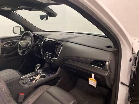 Used 2023 Chevrolet Traverse LT w/ LT Premium Package AWD/4WD image 24
