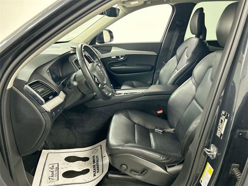 Used 2021 Volvo XC90 T5 Momentum w/ Advanced Package image 9