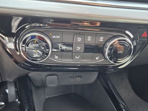 New 2026 Chevrolet Trax LT w/ Driver Confidence Package FWD image 28