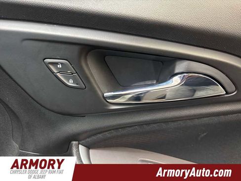 Used 2024 Chevrolet Malibu LT image 37