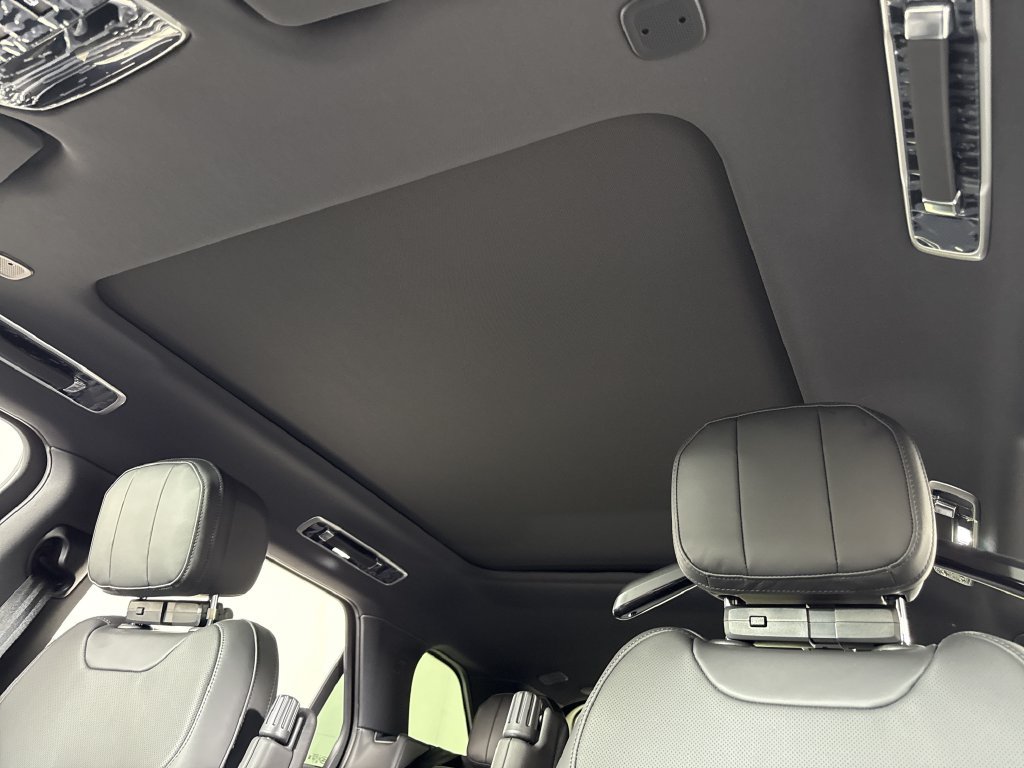New 2027 Land Rover Range Rover Sport SE AWD/4WD image 18