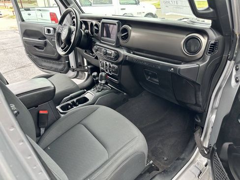 Used 2019 Jeep Wrangler Unlimited Sport S AWD/4WD image 16