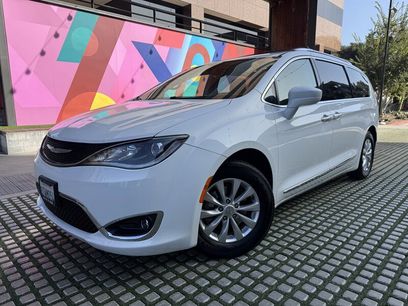 Used 2018 Chrysler Pacifica Touring-L